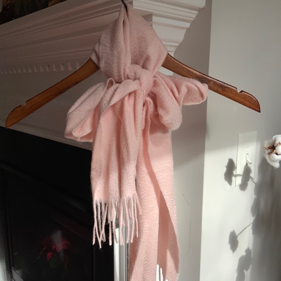 SET OF NORDSTROM RACK 100% CASHMERE Scarf and Hat In PINK CHINTZ OS NWT STUNNING - Picture 2 of 16